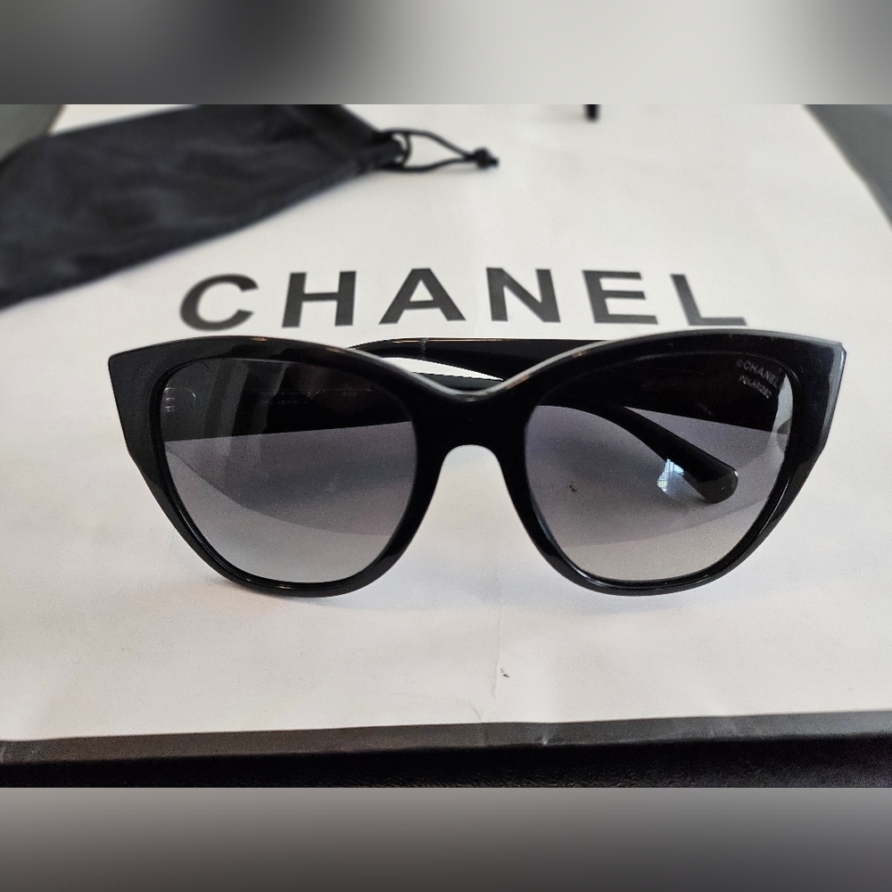 Authentic Chanel 5412 501/SC Black Women's Oversized Cat Eye Sunglasses Italy. - Picture 3 of 12